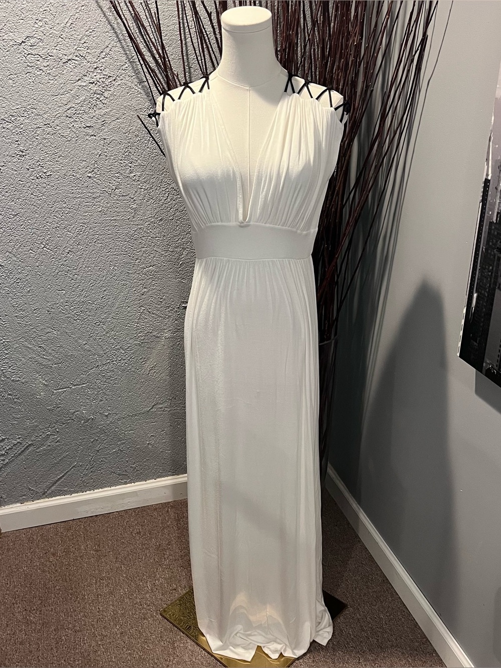 🌺IVORY DEEP V LEATHER STRAP MAXI DRESS SIZE MEDIUM 🌺